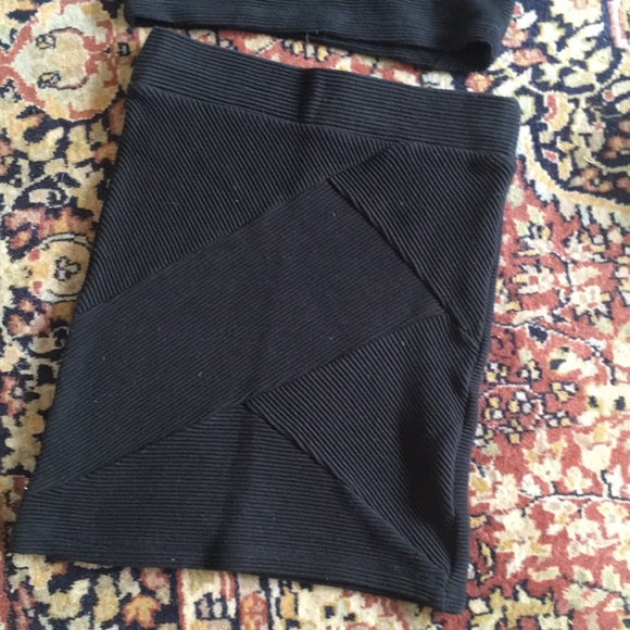 NWOT Guess Cropped Top & Skirt Co-Ord ♠️ - Picture 3 of 8
